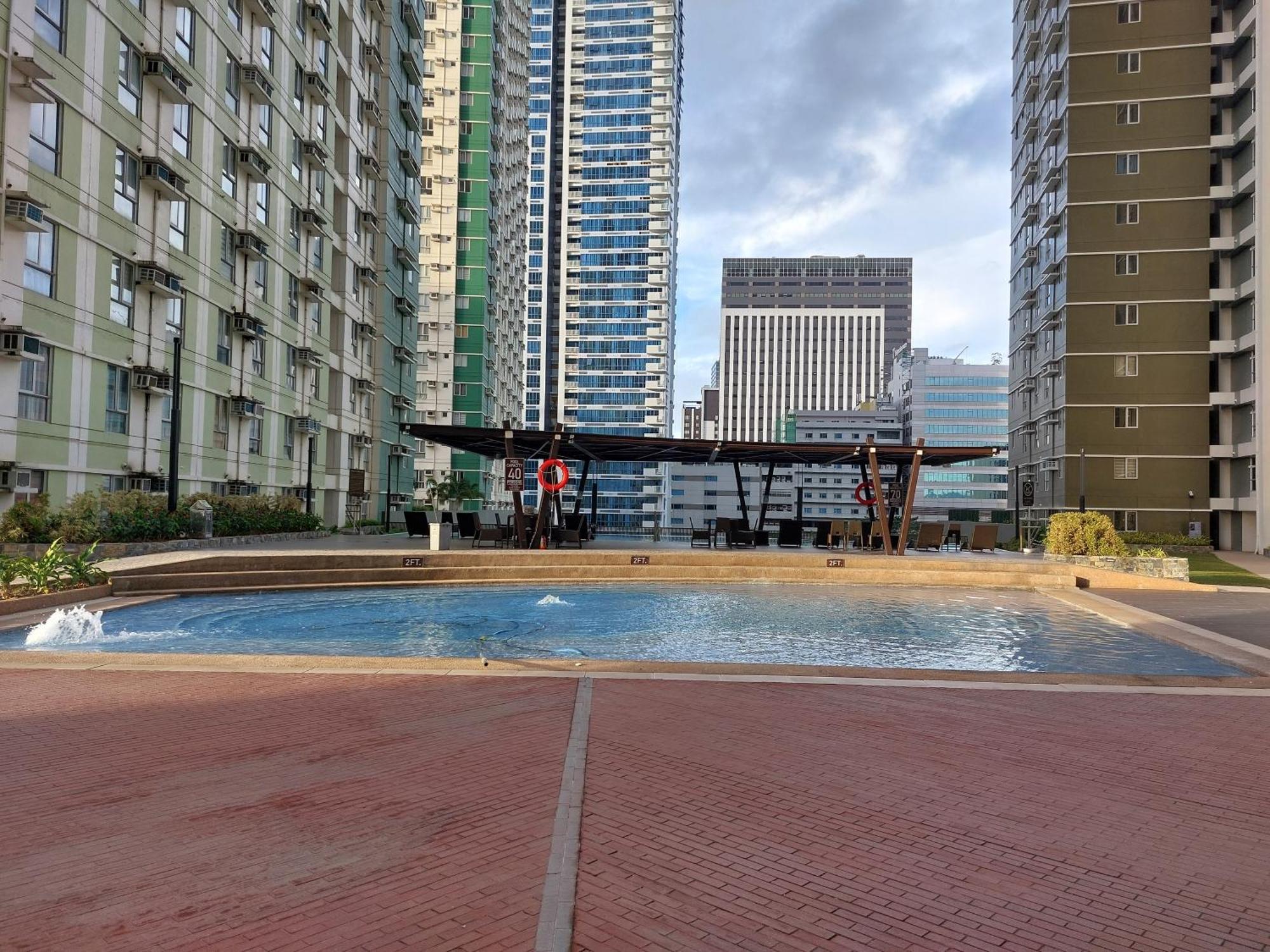 Cozy & Affordable Flat In It Park Avida Towers Riala T2517 Apartment Cebu